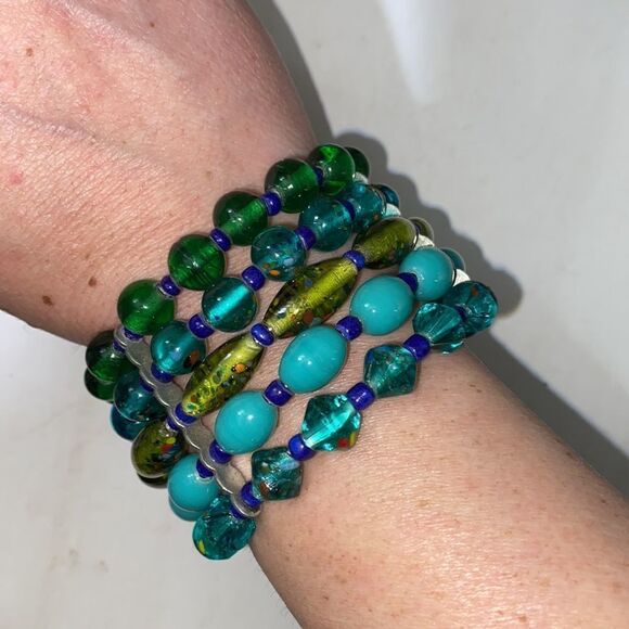 Multilayered Wire Blue and Green Glass Bracelet - Picture 9 of 12